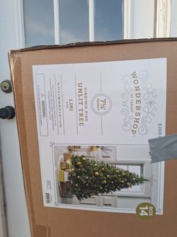 Beautiful intact wonderland Christmas Tree