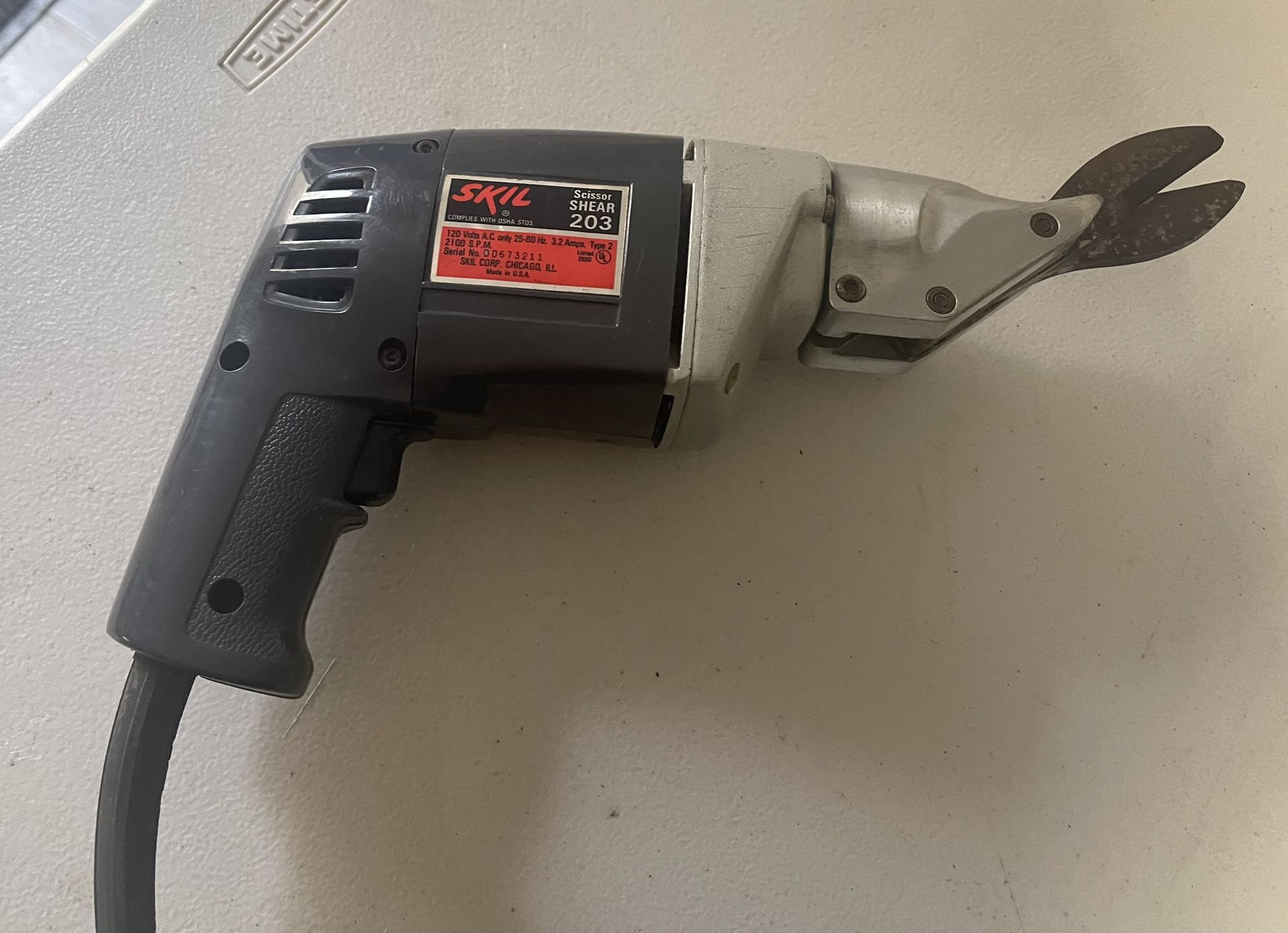 Skil Scissor Shear 203- 120 Volts 3.2 Amps