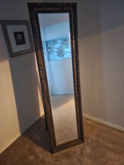 Mirror Stand up
