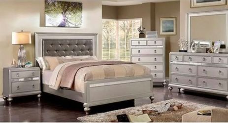 Tufted Upholstered Queen size bedroom set Champagne Silver