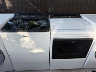 Whirlpool Washer and Dryer Set