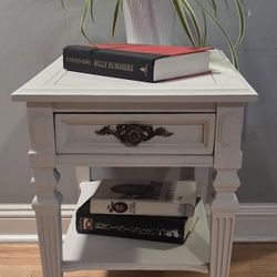 Vintage Mid-century (1960s) Delwood Furniture Co. Side table