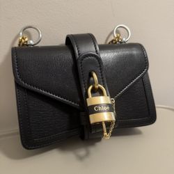 Chloe Crossbody Shoulder Bag / Purse Like New (dust bag included)