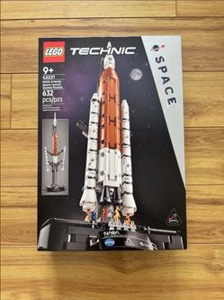 Lego Technic NASA Artemis Space Launch System Rocket