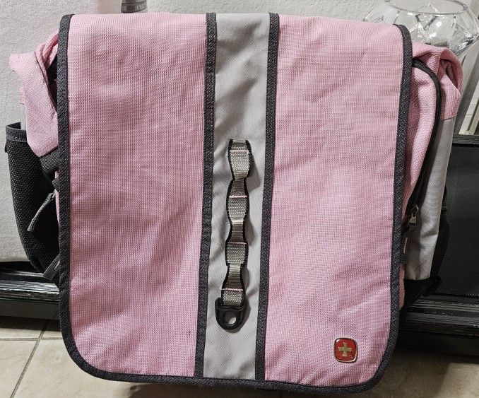 Wenger Shoulder Bag with Lots of Pockets