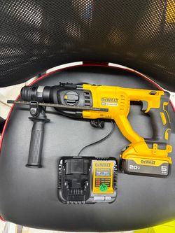 DeWalt 20V Brushless Rotary Hammer Drill Kit