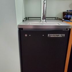 BEVERAGE AIR KEG REFRIGERATOR 
