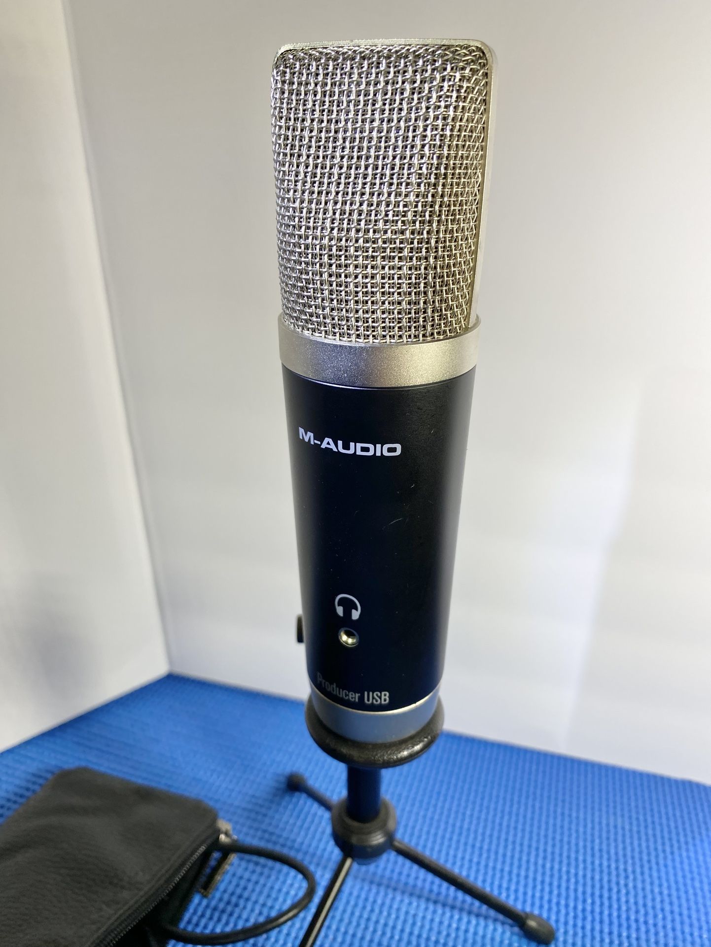 M-Audio Vocal Studio Digital Recording Bundle w/ USB Condenser Microphone