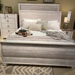 ☯️Willowton Whitewash Queen Panel Bed, Dresser, Mirror, And Nightstand