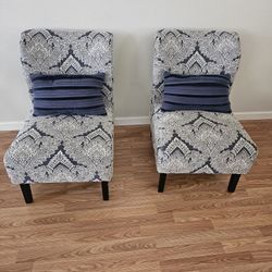 Accent Chairs 