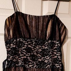 BLACK/GOLD COCKTAIL/PARTY DRESS. sz 10  $30. GLENN HEIGHTS TX PPU OR SHIPPING AVAILABLE 
