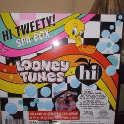 Looney Tunes Bath Bom,and Looney Tunes  Shower Gel And Body Spray 