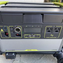 Goal Zero Yeti 1500X & Boulder Solar Panels