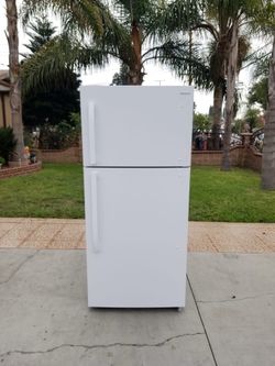 Insignia Refrigerator 18cu ft 30x30x66🚨👍3 MONTHS WARRANTY