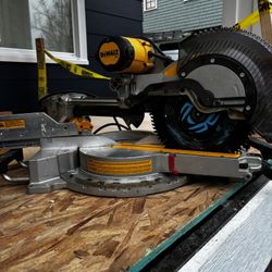 Dual Bevel Dewalt Miter Saw