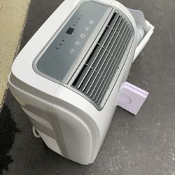 BLACK+DECKER 8,000 BTU Portable Air Conditioner for Rooms up to 350 Sq. with Remote Control, White