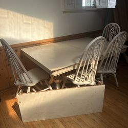 Solid Wood Dining Table With 5 Chairs & Expansion Leaf