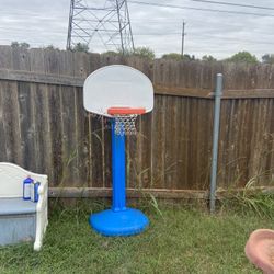Little Outdoor Basketball Hoop 