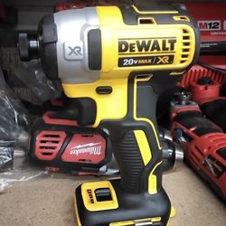 DEWALT 20V MAX XR 1/4" (6mm)  CORDLEES IMPACT DRIVER (TOOL ONLY)