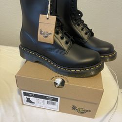 Dr. Martens 1460 W Boot (Women) size 7