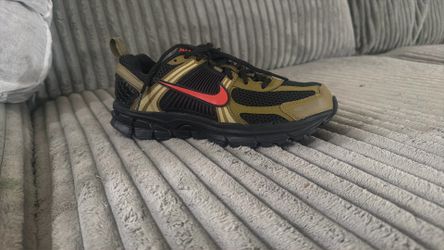 Nike  vomero 7y