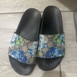 Women’s Shoes 