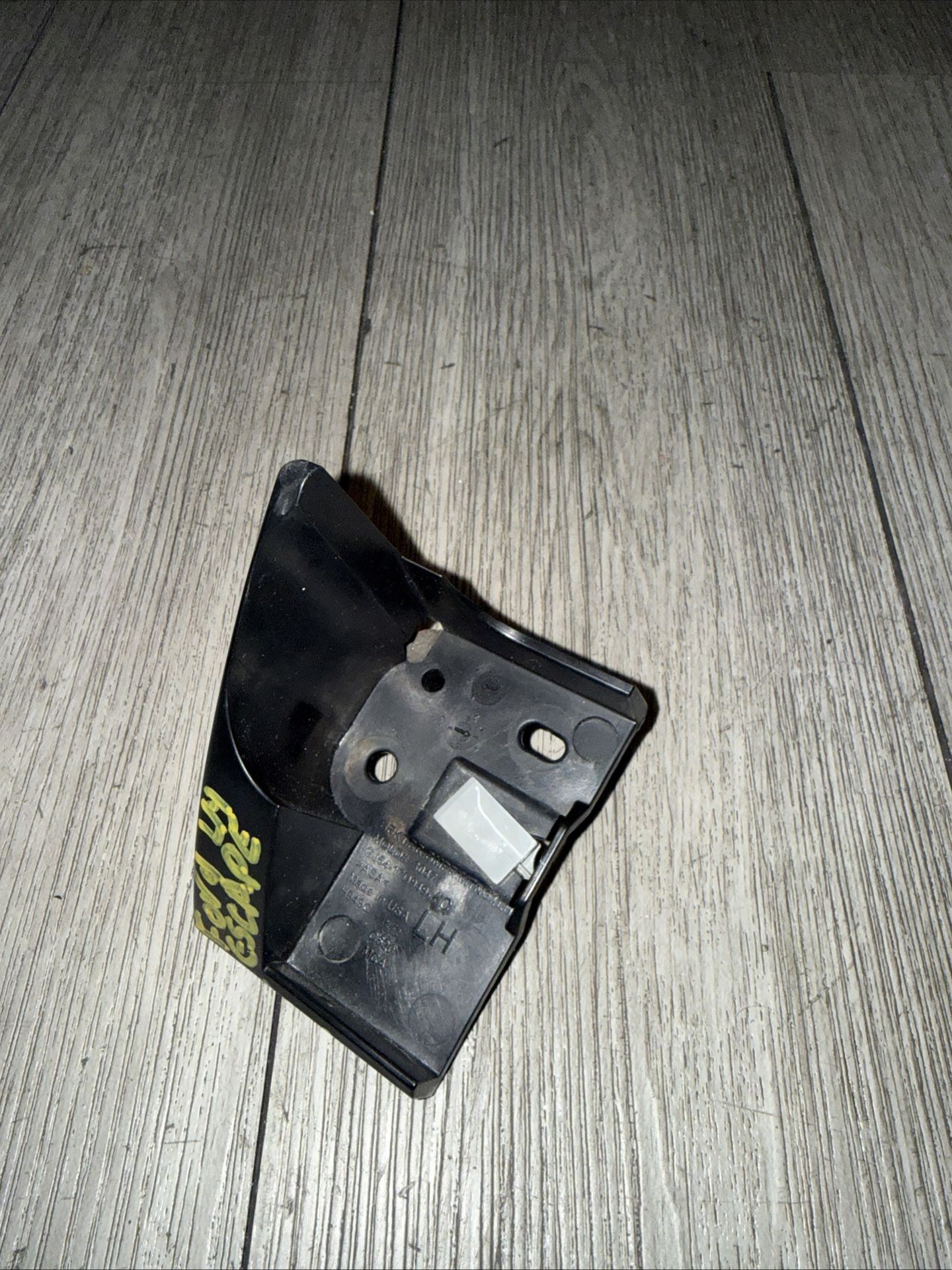 2017-2019 FORD ESCAPE REAR LEFT BUMPER MOUNTING SUPPORT BRACKET GJ54-17D949-AB