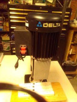 Delta hollow chisel m o r t i s e r model 14/650 drill square holes quarter inch to half inch with four bits