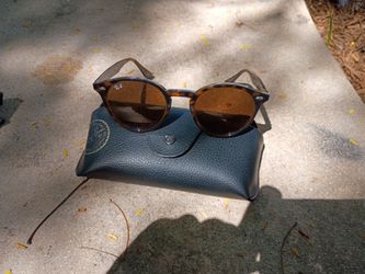 Ray-Ban Round Tortoise Sunglasses with Case