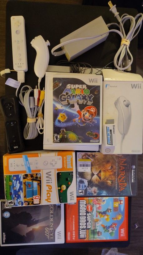 Nintendo GameCube Wii Backwards Bundle(Read)