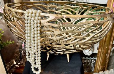 BEAUTIFUL GOLD BOWL DECOR