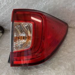 2019-2020-2021-2022 HONDA PILOT TAIL LIGHT OEM RIGHT PASSENGER SIDE HALOGEN