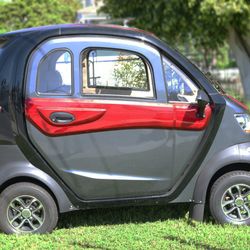 Green Transporter Q Runner Enclosed Mobility Scooter