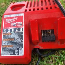 Milwaukee battery charger 12v 18v