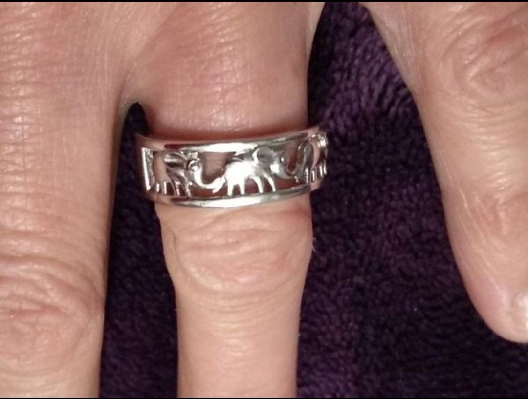 LUCKY ELEPHANT Woman's Ring in SS