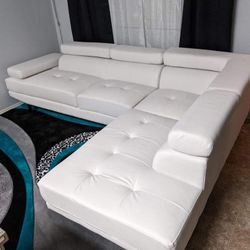 New White Sectional Couch ! Free Delivery 🚚 ! Zero Down Financing ! 