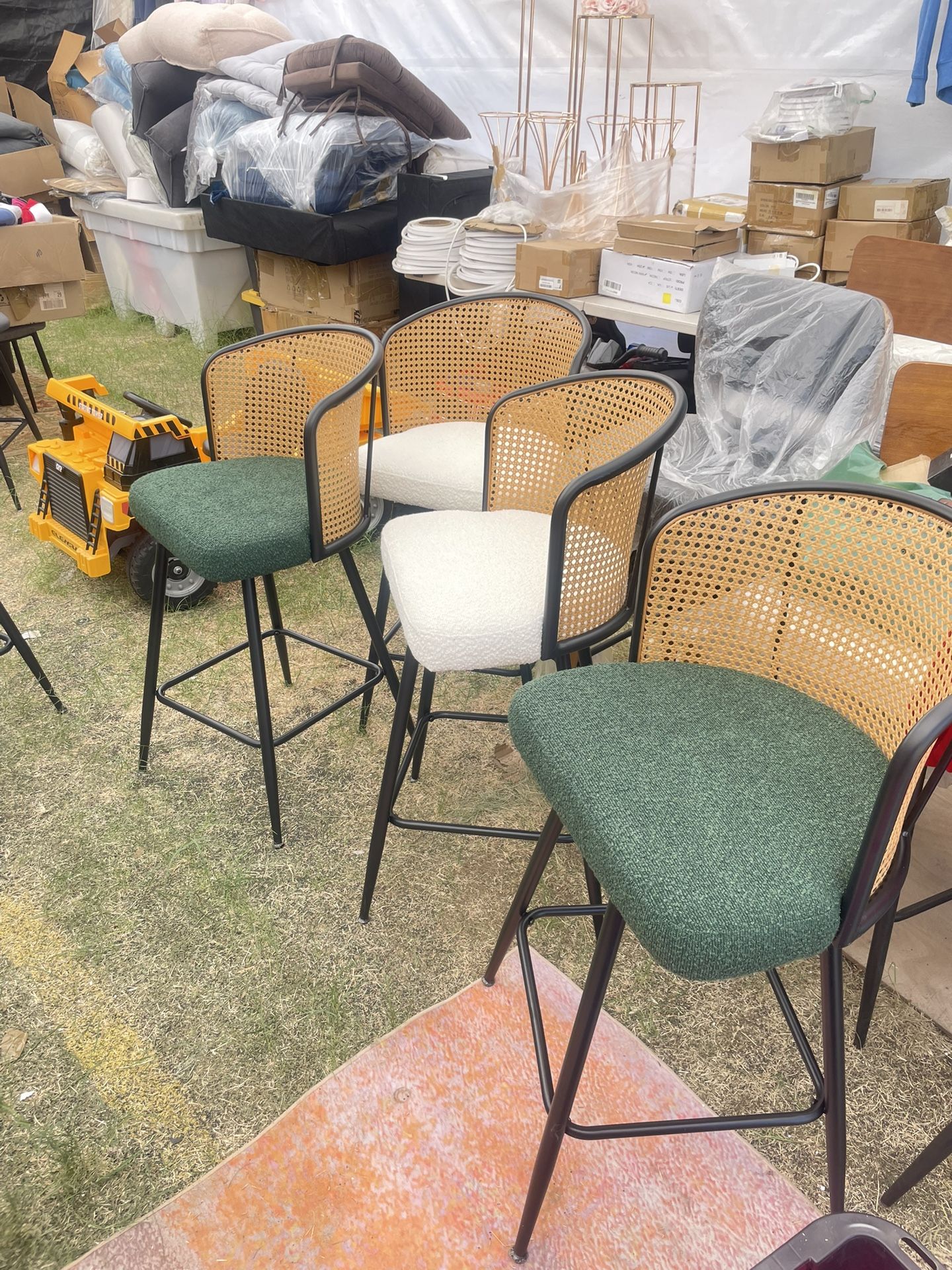 Stylish 360•Swibble Bar Chairs\ Stools