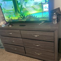 Dresser - Must Go. Will take Best Offer