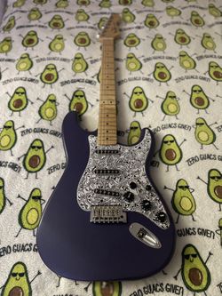 FENDER STRATOCASTER