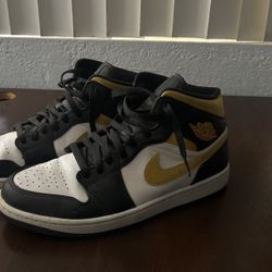 Jordan 1 mid pollen-black