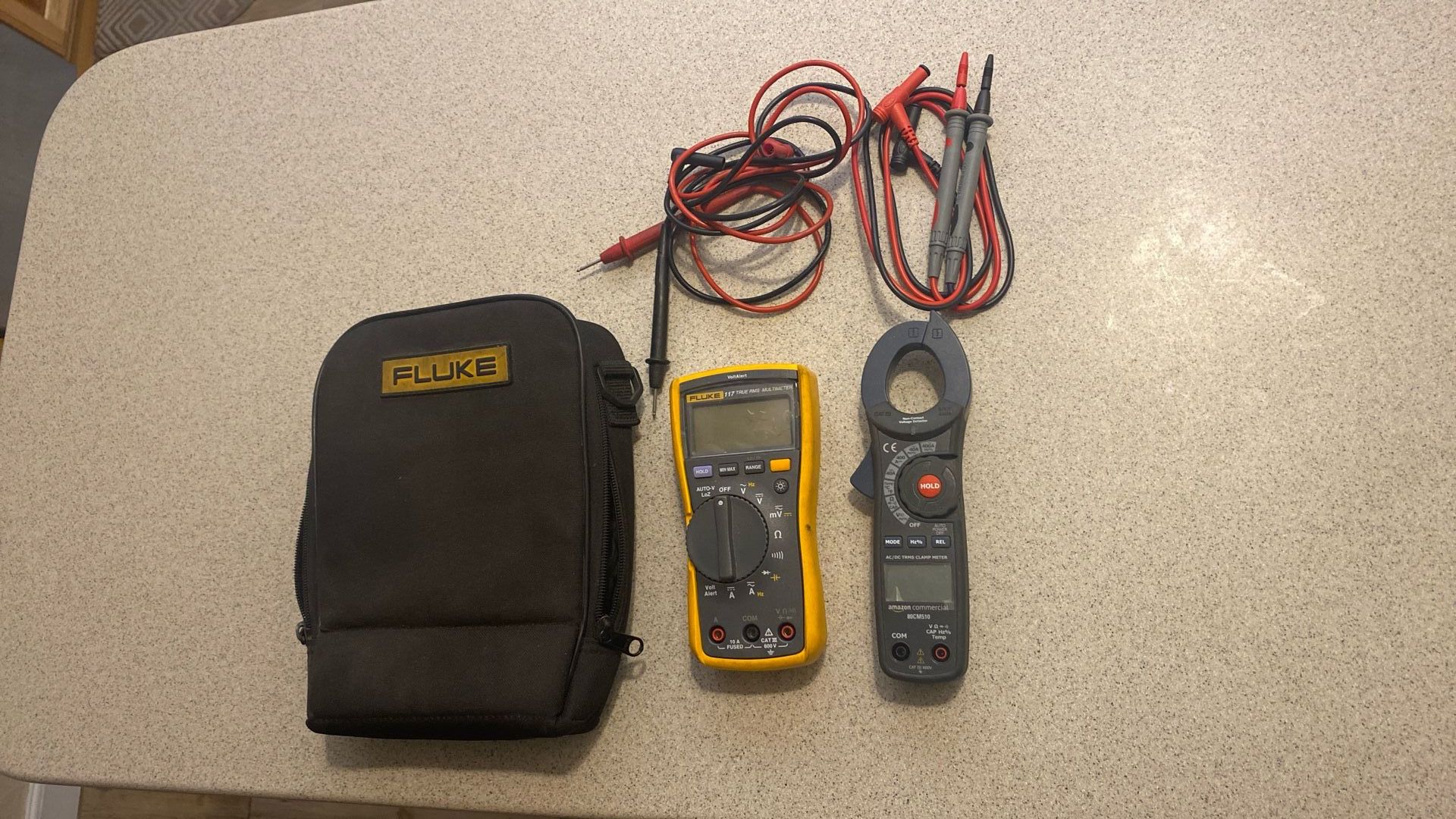 FLUKE 117 / Amazon Commercial Multimeter &Clamp Combo Kit With Case