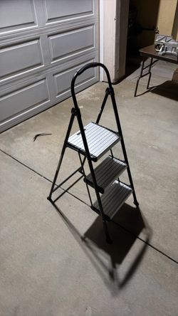 3-Step Folding Step Ladder