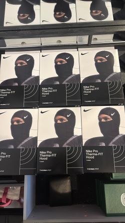 Nike pro therma-fit hood