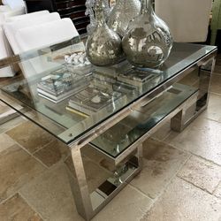 Mitchell Gold  Bob Williams Table 