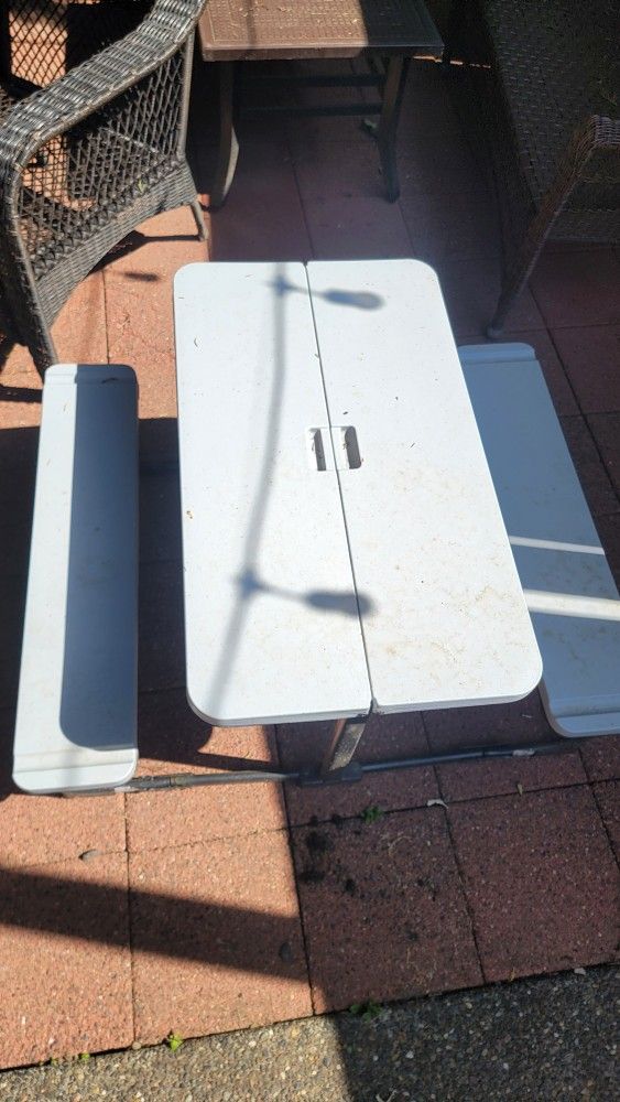 Children's Folding Table