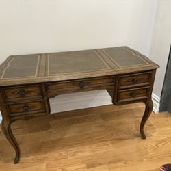 Sligh Lowry French Louis XV style Desk