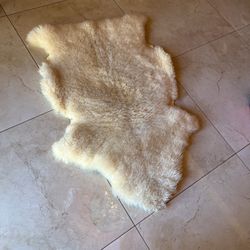Premium Quality Tasman Lambskin Area Rug Natural New Zealand 42 Inch 