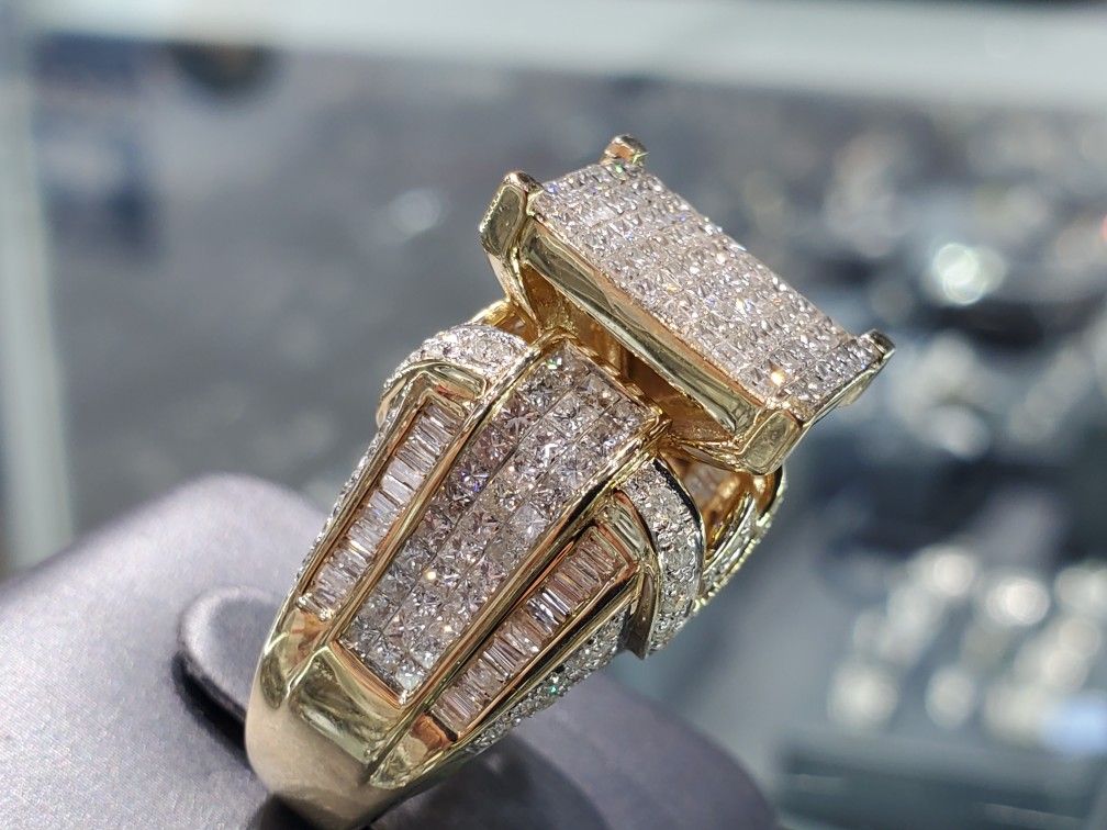 14K Gold with Diamond Ring, 5.0 ct, Princess Cut, Baguettes, Round Diamonds, Solid and Heavy, Unique, Beautiful, Elegant