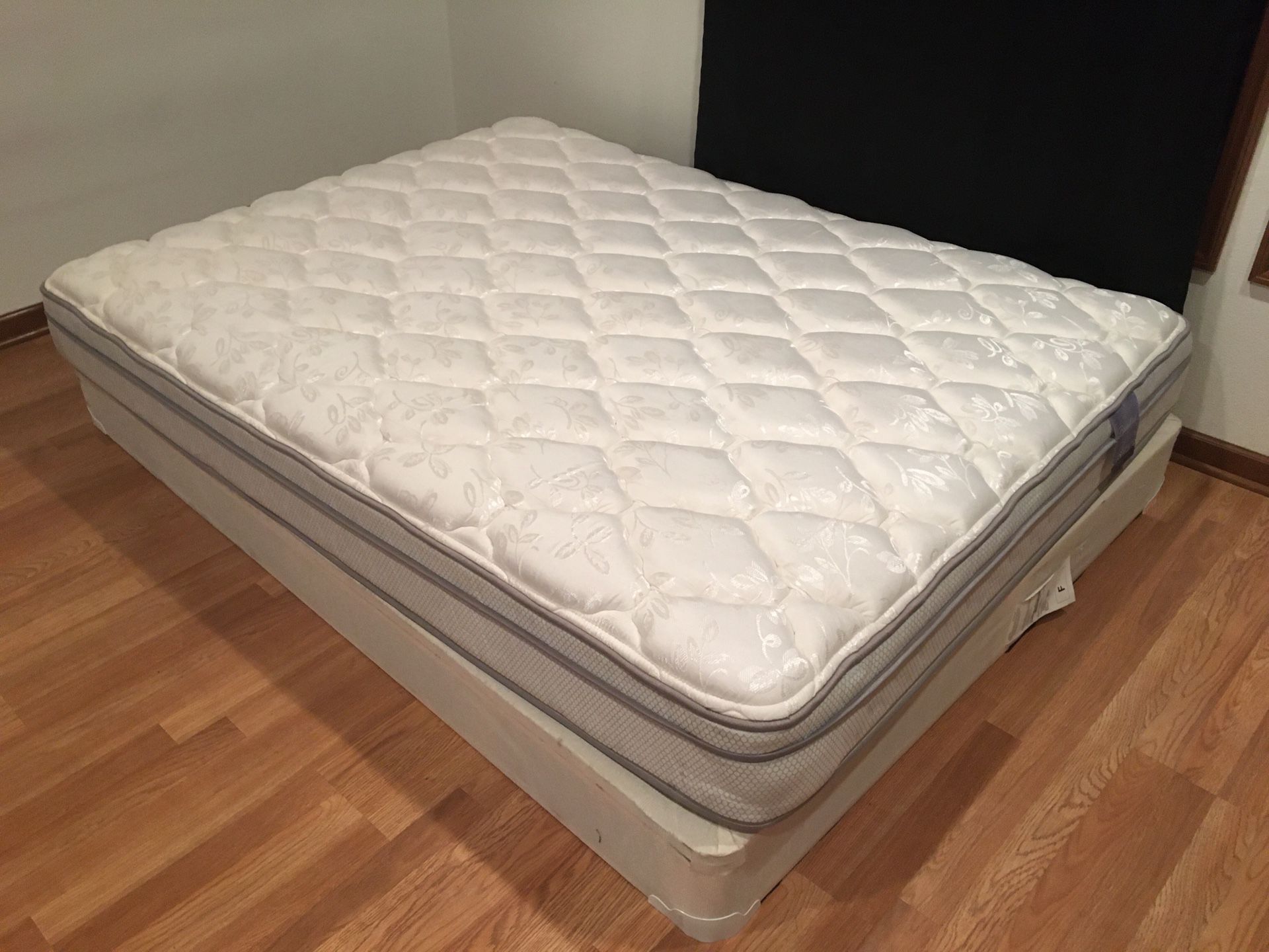 Mattress & Boxspring - (queen pillow top) never been used