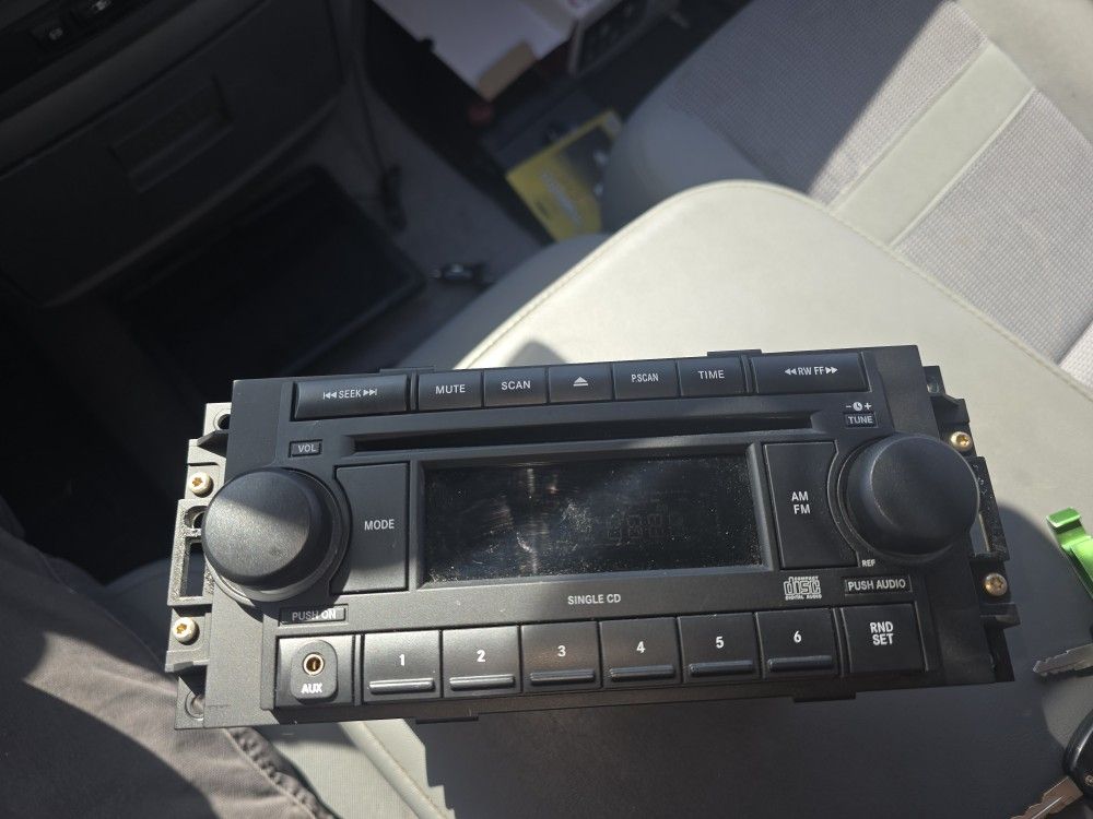 2005-2009 Dodge Chrysler Radio